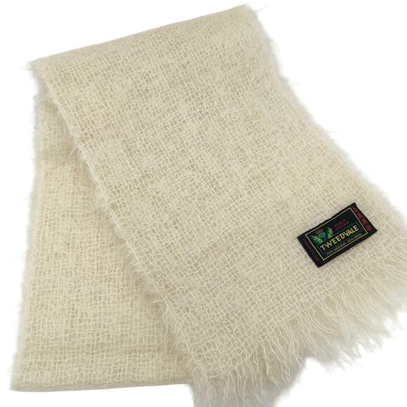 Vintage Tweedvale Scotland Mohair Wool Scarf Ivory White Fringe Made in Scotland - Picture 1 of 6